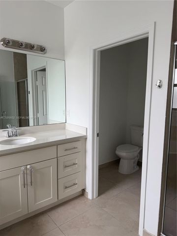 10461 NW 61st Street, Doral, FL 33178