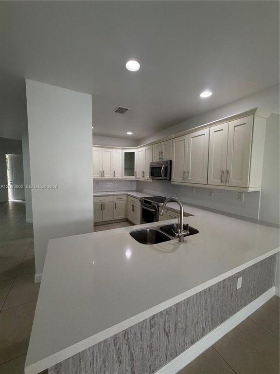 10461 NW 61st Street, Doral, FL 33178