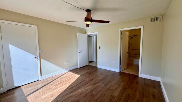 815 W Boynton Beach Boulevard 10-105, Boynton Beach, FL 33426