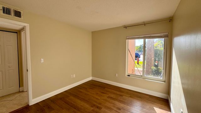 815 W Boynton Beach Boulevard 10-105, Boynton Beach, FL 33426