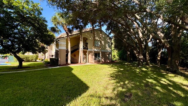 815 W Boynton Beach Boulevard 10-105, Boynton Beach, FL 33426