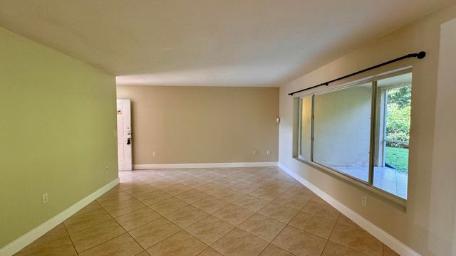 815 W Boynton Beach Boulevard 10-105, Boynton Beach, FL 33426
