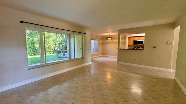 815 W Boynton Beach Boulevard 10-105, Boynton Beach, FL 33426