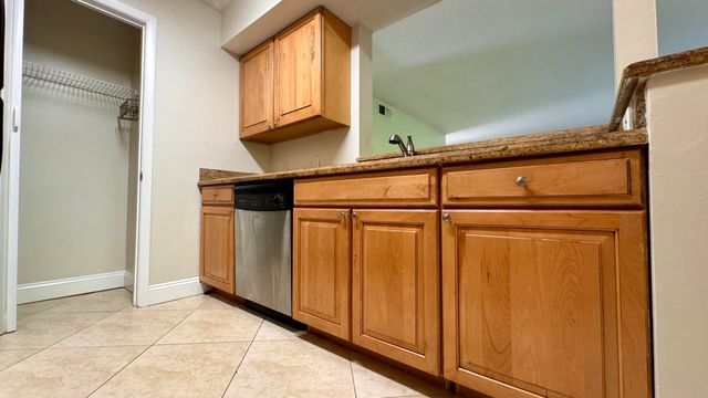 815 W Boynton Beach Boulevard 10-105, Boynton Beach, FL 33426