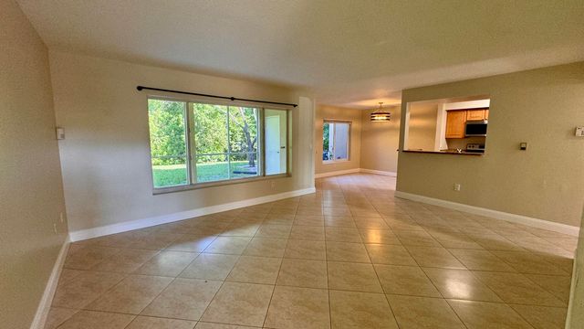 815 W Boynton Beach Boulevard 10-105, Boynton Beach, FL 33426