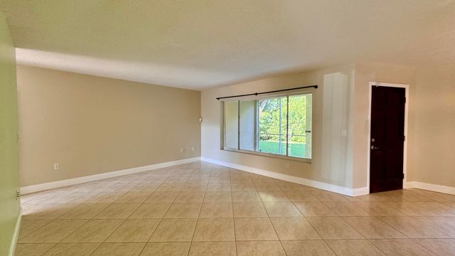 815 W Boynton Beach Boulevard 10-105, Boynton Beach, FL 33426