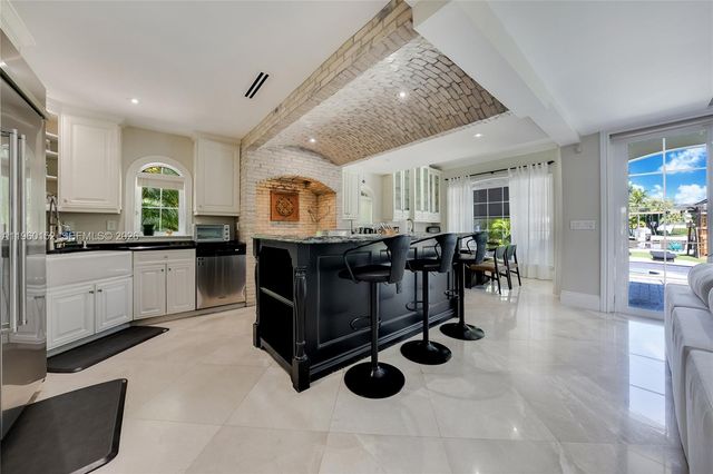 520 N Parkway, Golden Beach, FL 33160