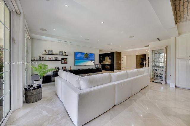 520 N Parkway, Golden Beach, FL 33160