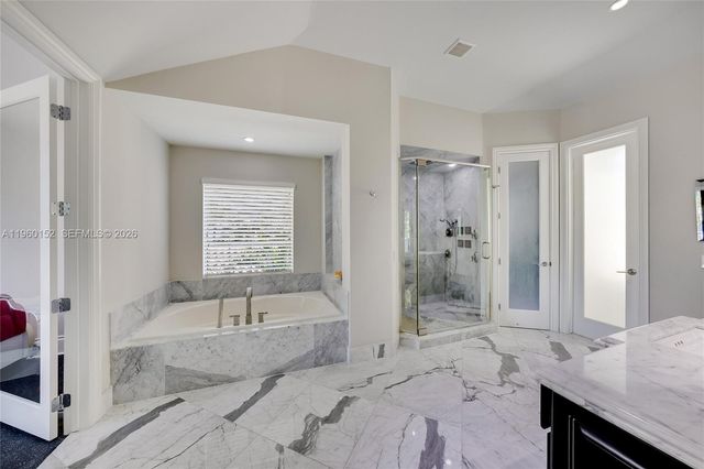 520 N Parkway, Golden Beach, FL 33160