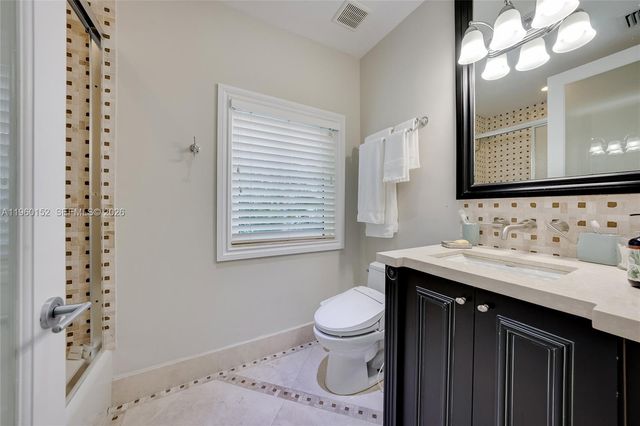 520 N Parkway, Golden Beach, FL 33160