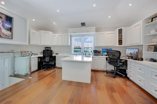 520 N Parkway, Golden Beach, FL 33160