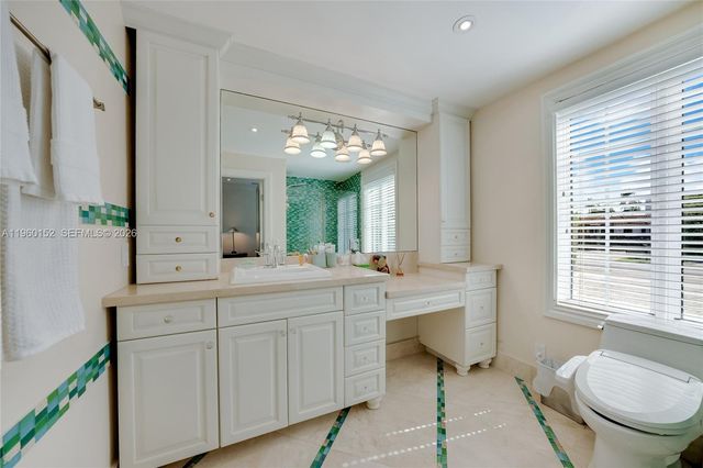 520 N Parkway, Golden Beach, FL 33160