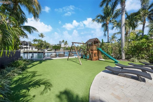 520 N Parkway, Golden Beach, FL 33160