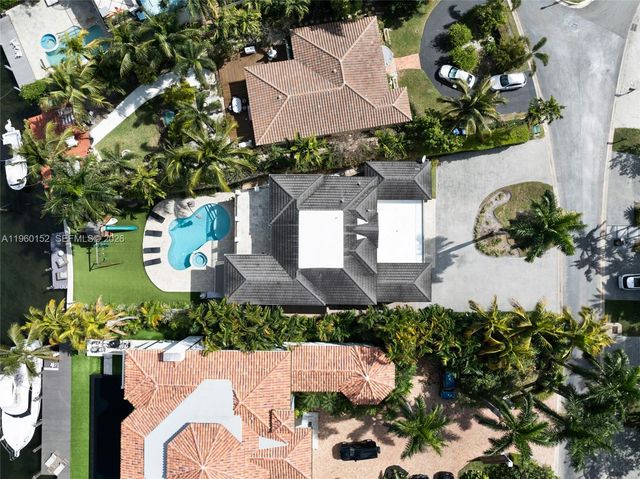 520 N Parkway, Golden Beach, FL 33160