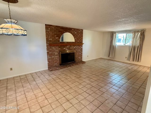 2425 S NEWBERRY Road, Tempe, AZ 85282