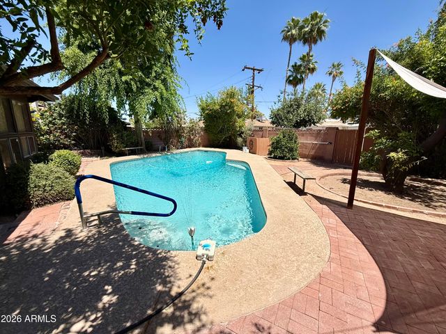 2425 S NEWBERRY Road, Tempe, AZ 85282