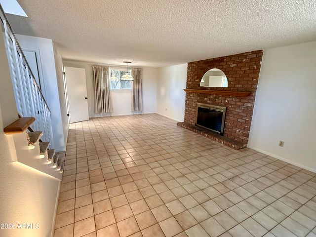 2425 S NEWBERRY Road, Tempe, AZ 85282