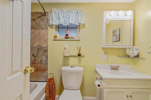 3804 Cynthia Dr, Baldwin Boro, PA 15227