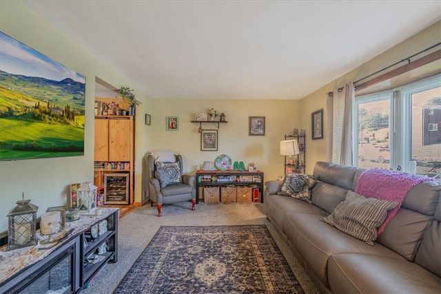 3804 Cynthia Dr, Baldwin Boro, PA 15227