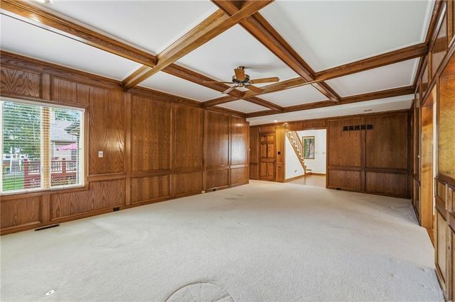 1633 NE Thames Drive, Lee's Summit, MO 64086