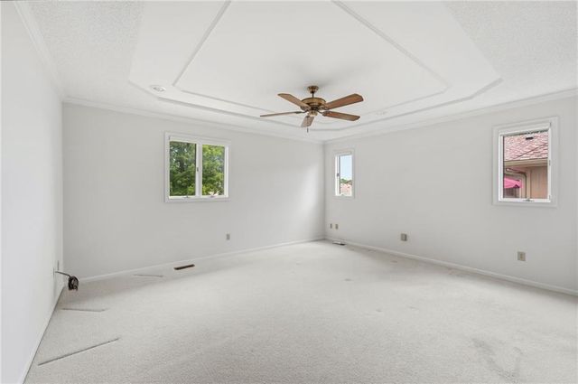1633 NE Thames Drive, Lee's Summit, MO 64086