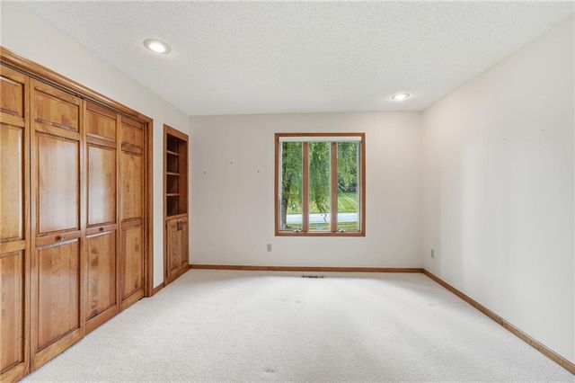 1633 NE Thames Drive, Lee's Summit, MO 64086