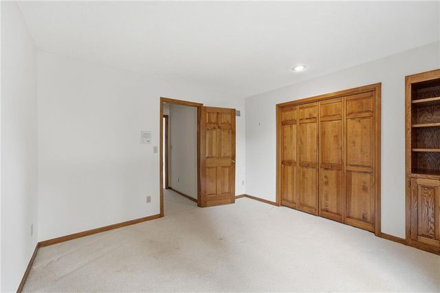1633 NE Thames Drive, Lee's Summit, MO 64086