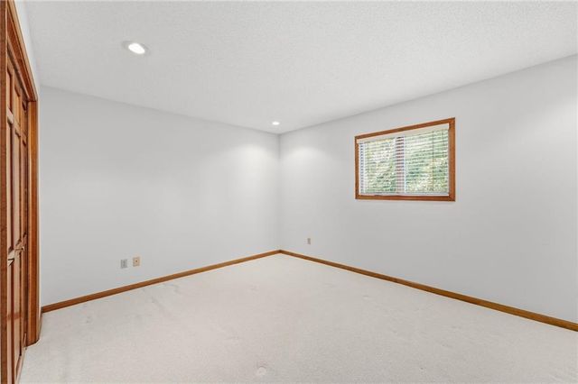 1633 NE Thames Drive, Lee's Summit, MO 64086