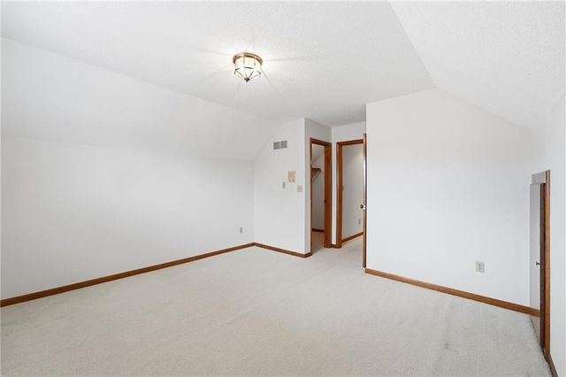 1633 NE Thames Drive, Lee's Summit, MO 64086