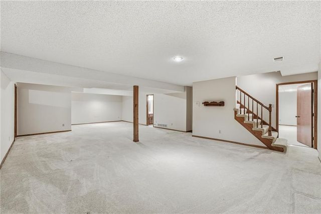 1633 NE Thames Drive, Lee's Summit, MO 64086