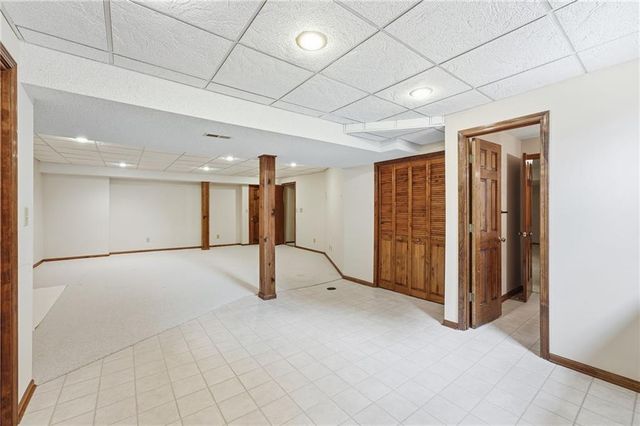 1633 NE Thames Drive, Lee's Summit, MO 64086