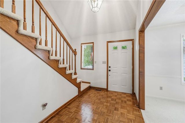1633 NE Thames Drive, Lee's Summit, MO 64086