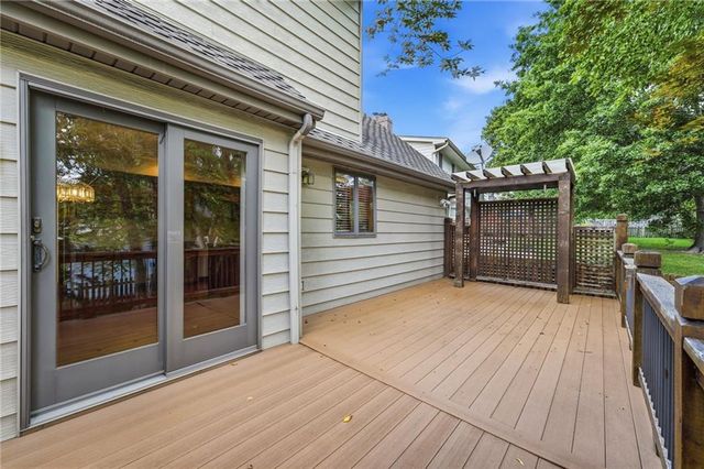 1633 NE Thames Drive, Lee's Summit, MO 64086
