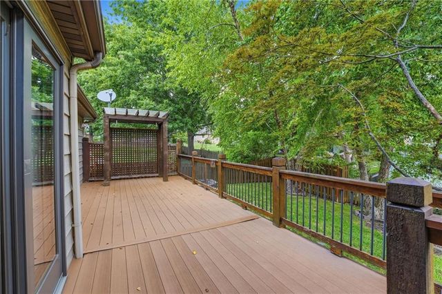 1633 NE Thames Drive, Lee's Summit, MO 64086