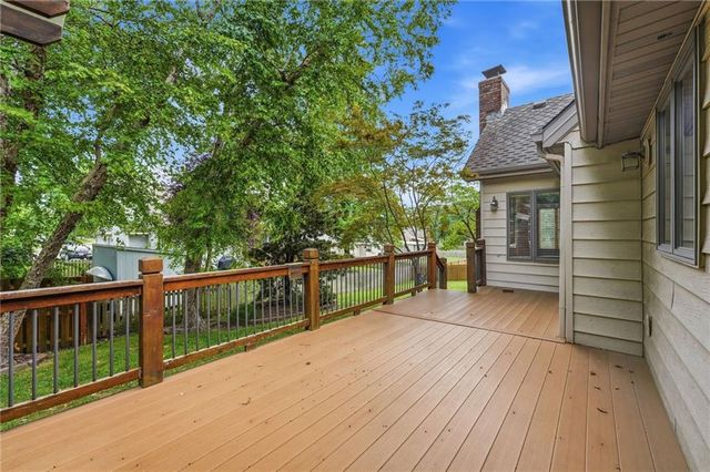 1633 NE Thames Drive, Lee's Summit, MO 64086