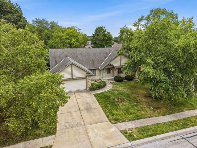1633 NE Thames Drive, Lee's Summit, MO 64086