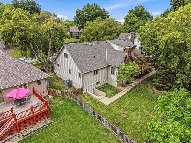 1633 NE Thames Drive, Lee's Summit, MO 64086