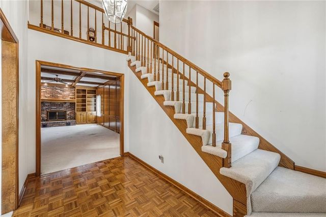 1633 NE Thames Drive, Lee's Summit, MO 64086