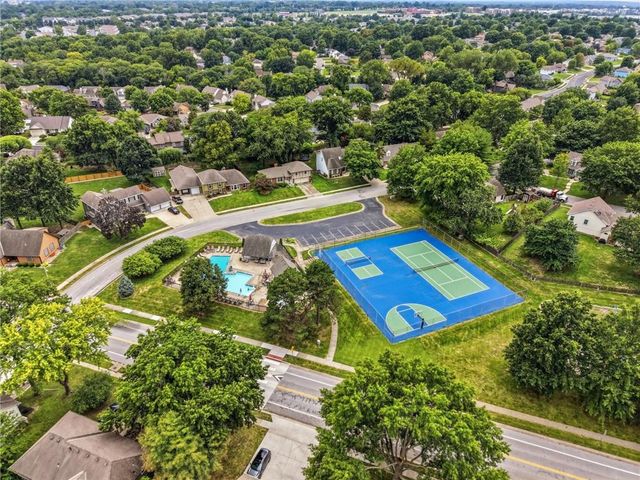 1633 NE Thames Drive, Lee's Summit, MO 64086