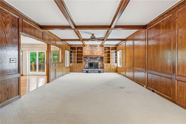 1633 NE Thames Drive, Lee's Summit, MO 64086