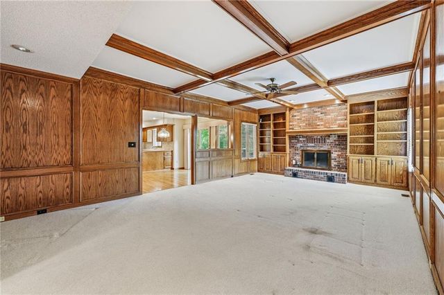 1633 NE Thames Drive, Lee's Summit, MO 64086