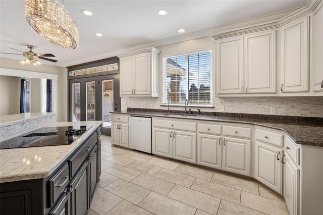 203 N Olde Bridge Road, Moore, OK 73160