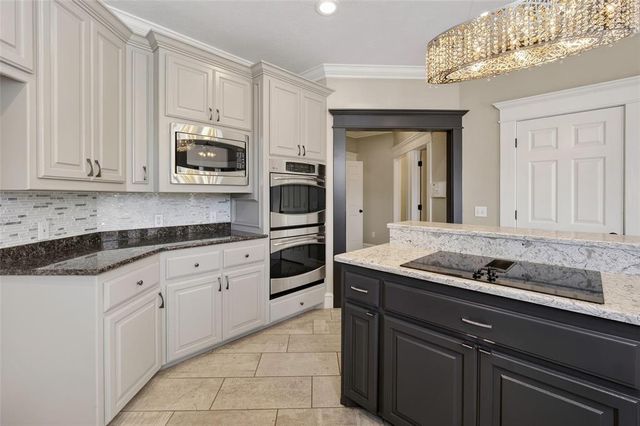 203 N Olde Bridge Road, Moore, OK 73160