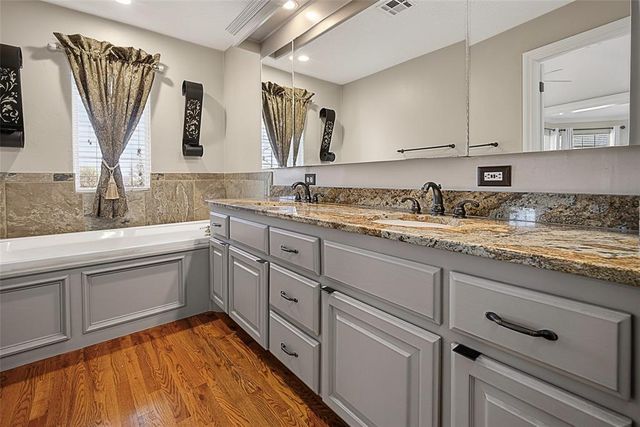 203 N Olde Bridge Road, Moore, OK 73160