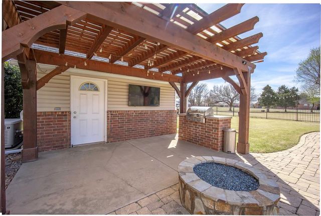 203 N Olde Bridge Road, Moore, OK 73160