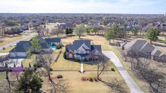 203 N Olde Bridge Road, Moore, OK 73160