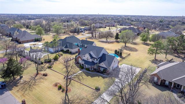 203 N Olde Bridge Road, Moore, OK 73160