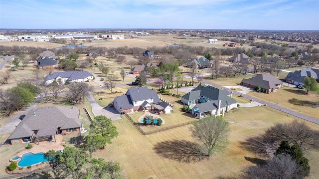 203 N Olde Bridge Road, Moore, OK 73160