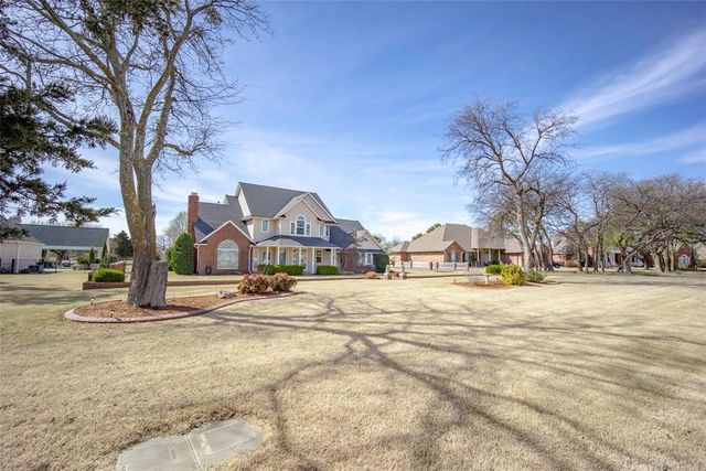 203 N Olde Bridge Road, Moore, OK 73160