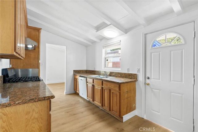 20321 Hamlin Street, Winnetka, CA 91306